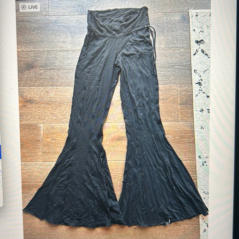 Queen of hearts black full length flare leggings